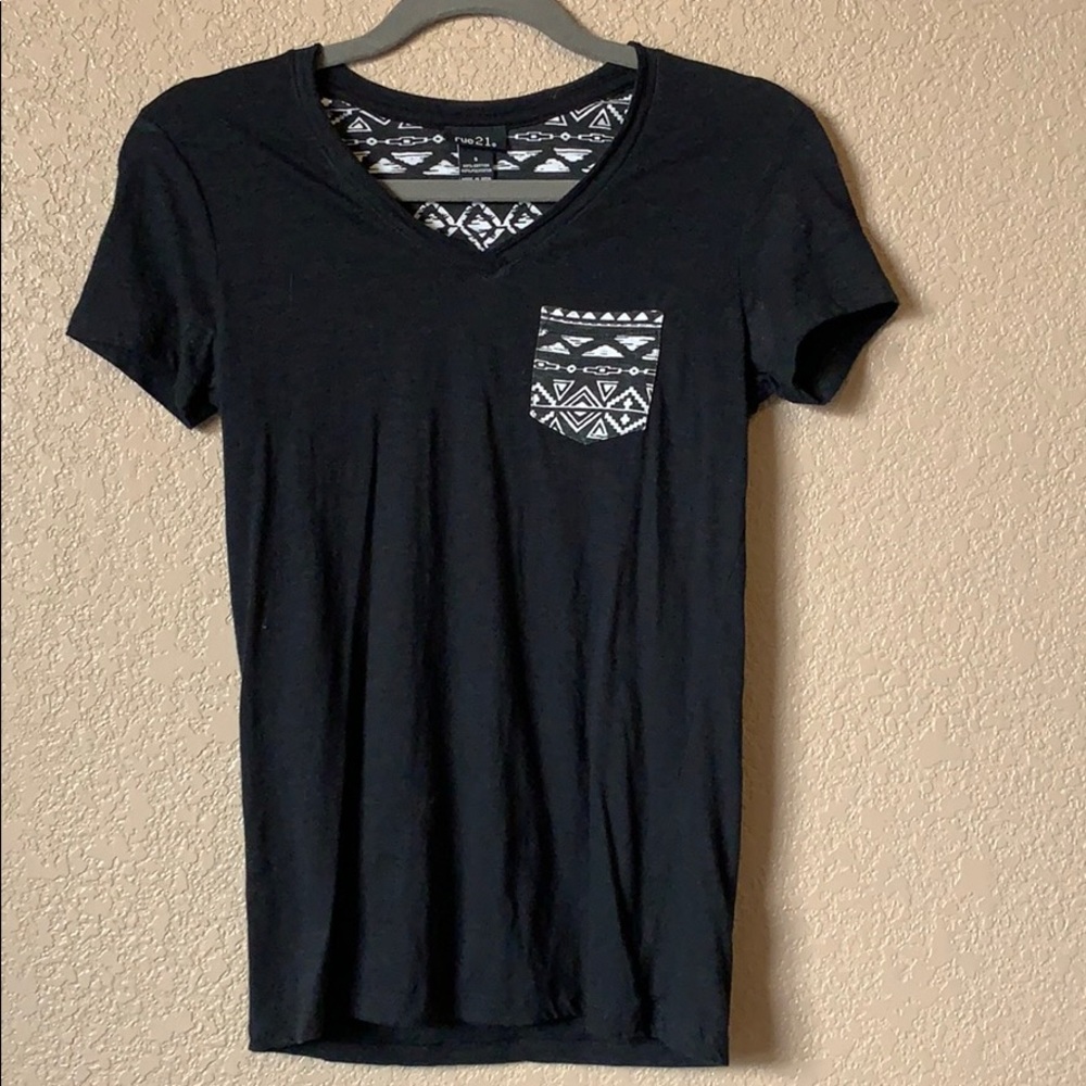 Black t-shirt with designed pocket